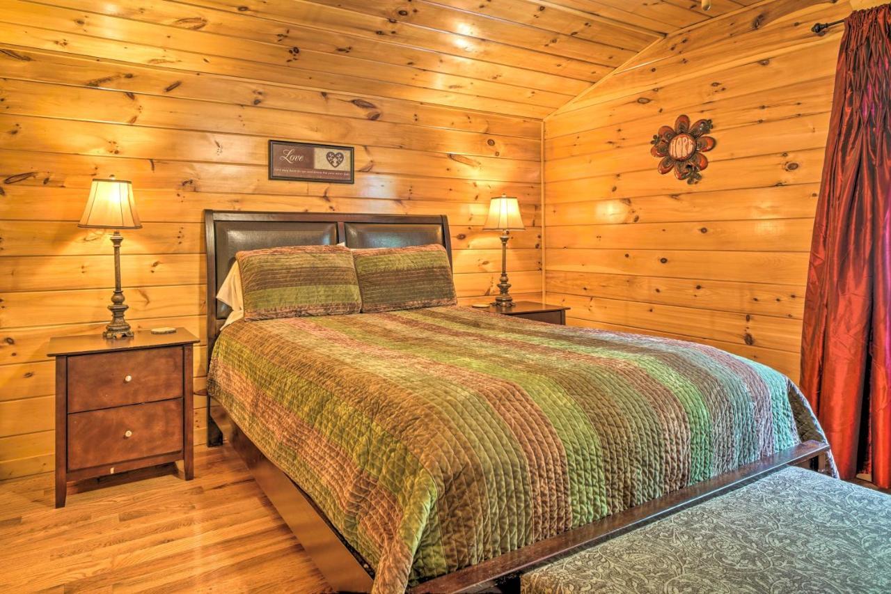 Pigeon Forge Cabin Sauna, Saltwater Pool And Views! Sevierville Ngoại thất bức ảnh