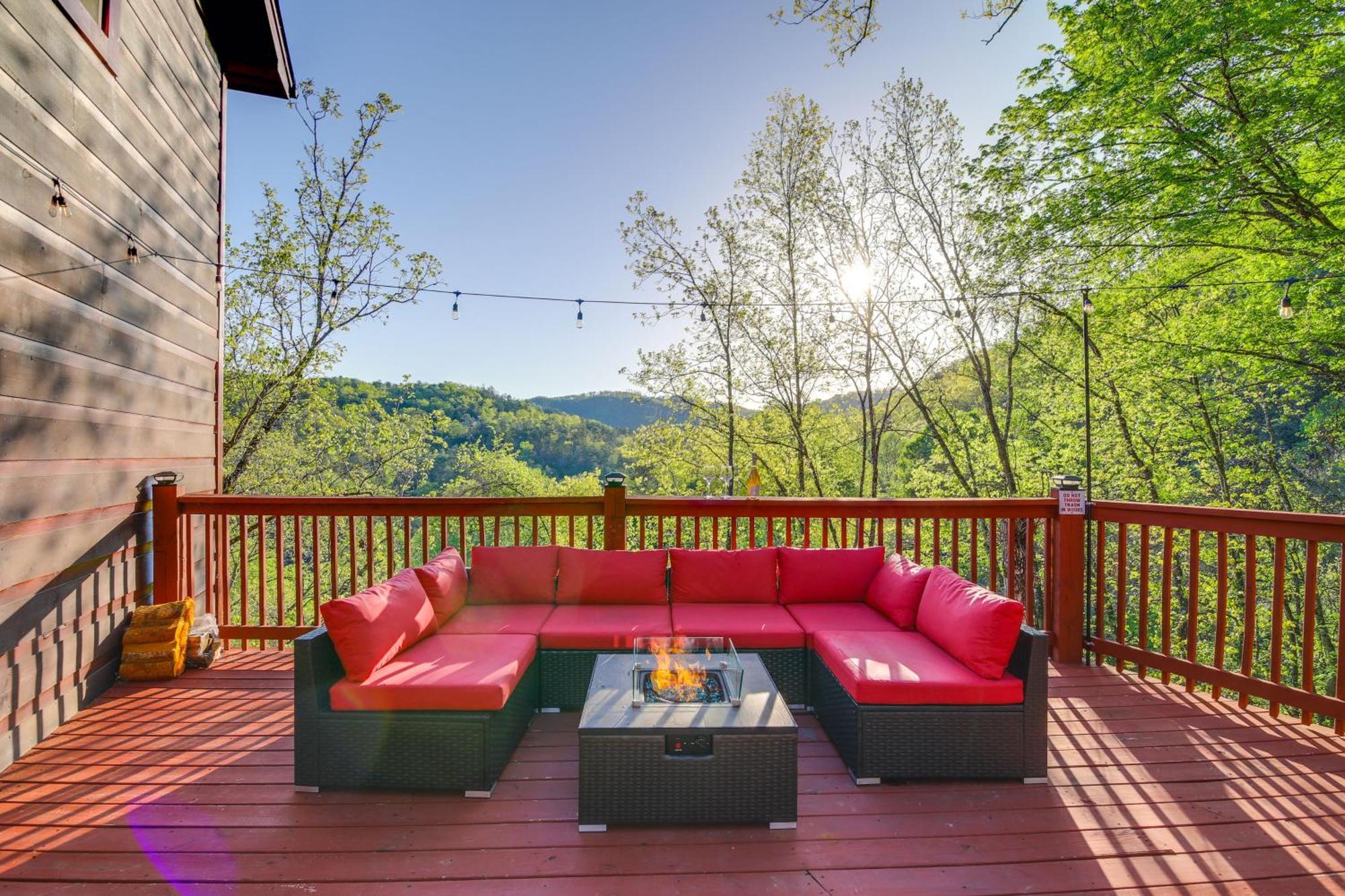 Pigeon Forge Cabin Sauna, Saltwater Pool And Views! Sevierville Ngoại thất bức ảnh